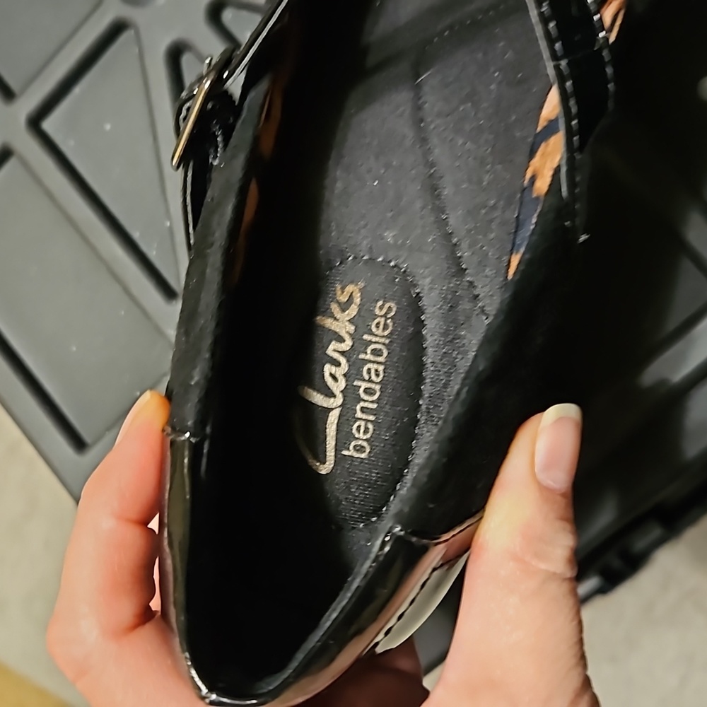 Clark's Bendable high heel shoes Black size 7 - Picture 8 of 9